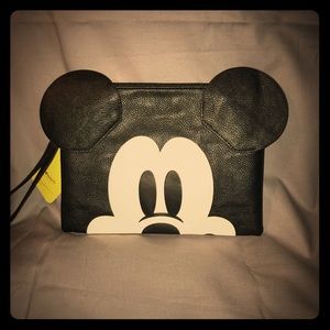 Disney loungefly Mickey Mouse Clutch